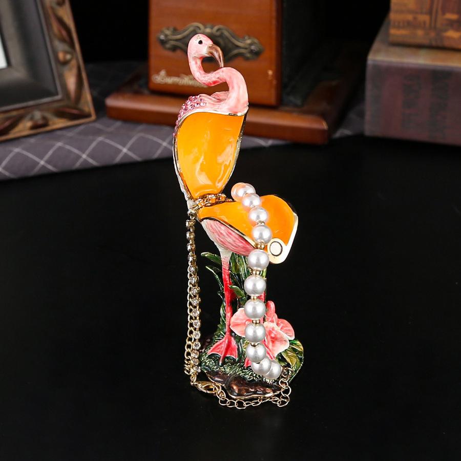 Light Luxury Girl High-footed Flamingo Jewelry Box, Flip Cover, Dust-proof Jewelry Storage Box, Metal Handicraft Interior Ornament.