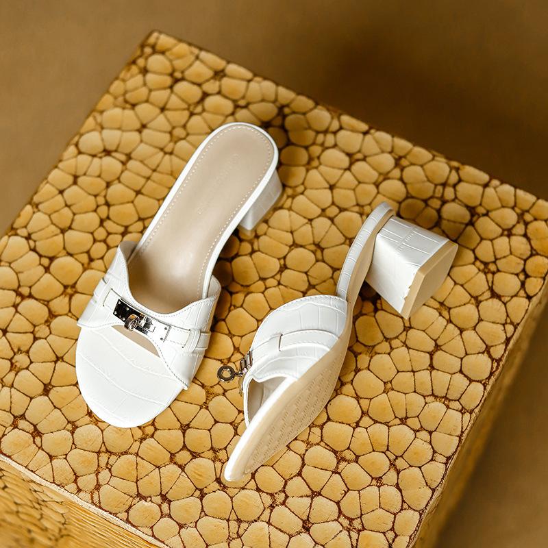 Summer Soft-soled H Slippers Beach Mid-heeled Sandals Small Gold Buckle Open-toe Slippers Women's Casual One-word Drag