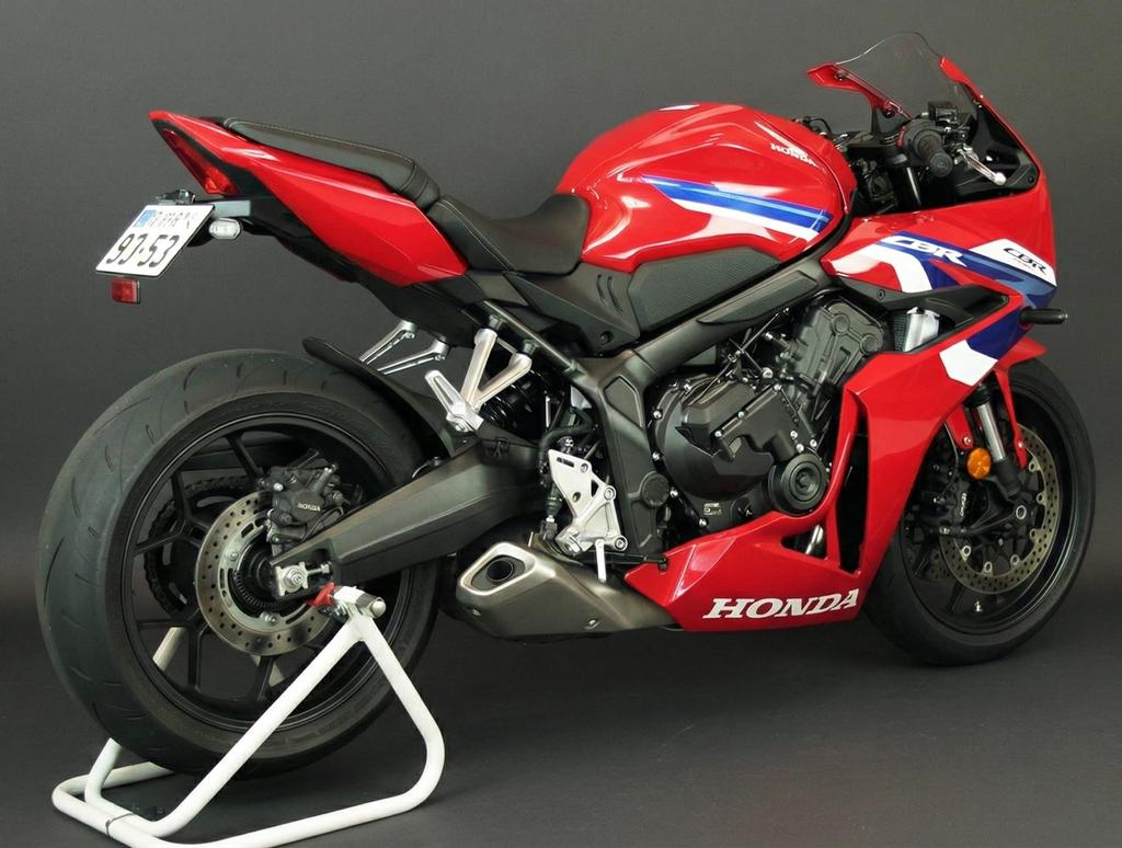 PinkFactory 2021-2025 CBR650R/CB650R/E-Clutch Fender Eliminator Kit [Compatible with 2021 New Standard 40° License Plate Angle] Factory-Direct Model