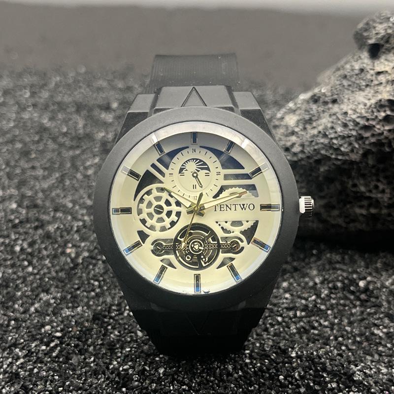Men's Blue Light Silicone Strap Quartz Sports Watch in New Fashion Trend