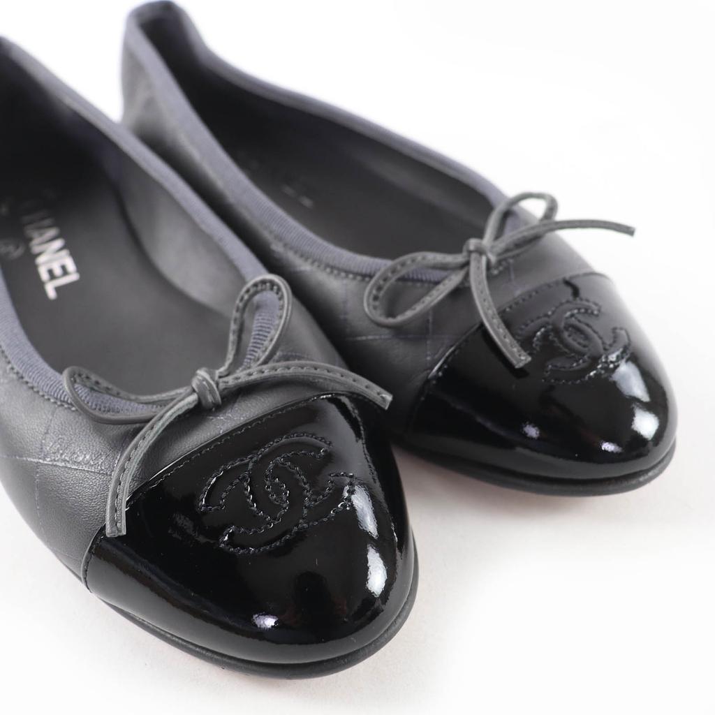 Great CHANEL Ballet Shoes COCO Mark Logo Design Leather Pumps Gray 35.5 G02819 Used