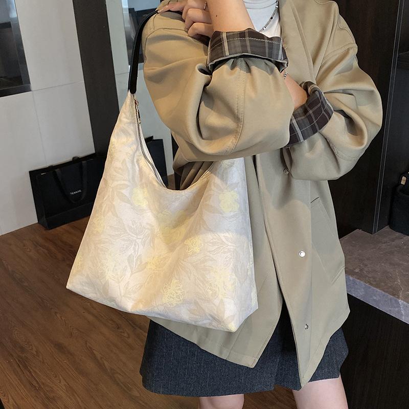 Premium Sense Retro Bag Women's 2025 New Autumn and Winter Fashion Simple Shoulder Bag Large Capacity Commuter Tote Bag