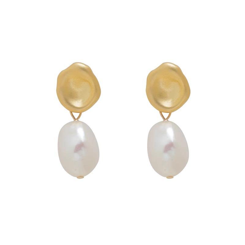 Baroque Irregular Pearl Matte Stud Earrings: Elegant Design for Women