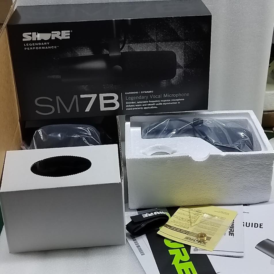 SM7B High-Quality Wired Dynamic Studio Microphone