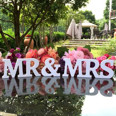 Placas brancas de Sr. e Sra. Decoração de carta de casamento Ornamento de mesa romântico independente para chás de panela Aniversários Noivados
