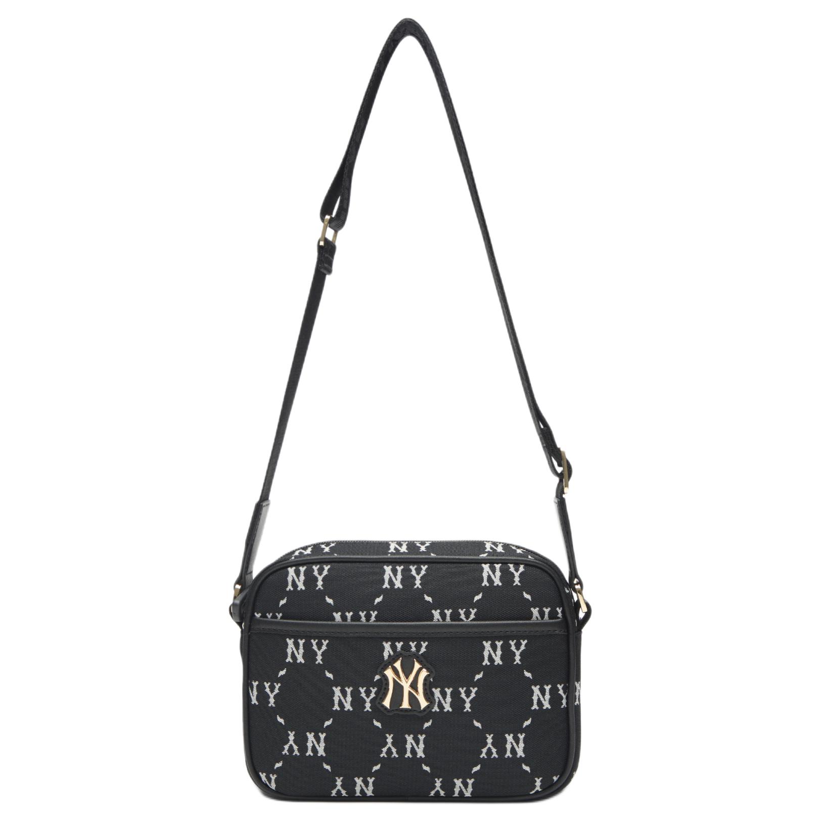 

MLB New York Yankees Classic Vintage Versatile Commuter Lightweight Shoulder Camera Bag Unisex Shoulder Bag Black 7ACRMDJ5N-50BKS Basic Set (Bag)
