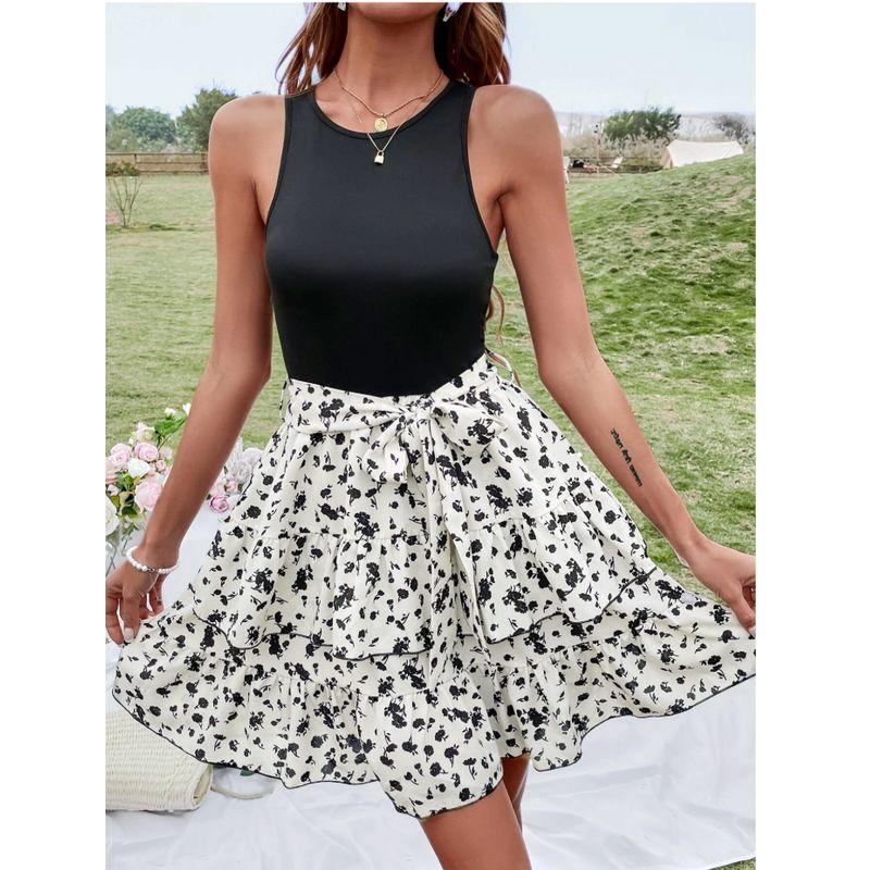 

Dress Black Panel Slim-Fit Pullover Dress White M