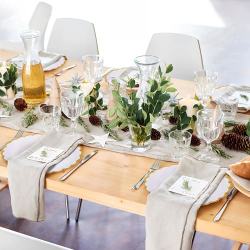 TOYMYTOY 50 Disposable Paper Plates, Stylish Party Dishes, Large Paper Trays, Food Serving Trays, Perfect for Family Events and Birthdays