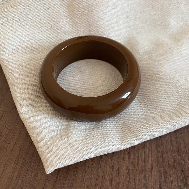 Elegante Bracciale Aperto Geometrico in Acrilico - Braccialetto Versatile di Alta Gamma per Donna