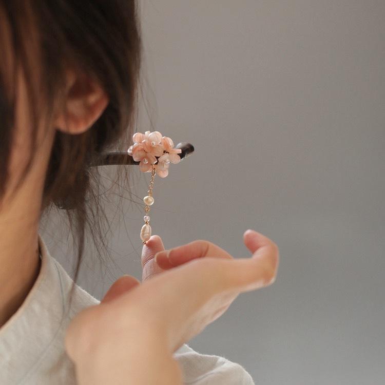 

Оранжевая деревянная заколка для волос Мяч Украшение для волос Шпилька Деревянная черная сандаловая древесина Высококачественная сковорода для волос Головной убор Cheongsam с кисточкой Чайное платье