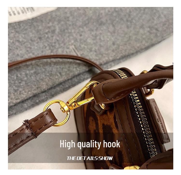 Children's Korean Color Block Mini Crossbody Bag with Earphone and Coin Pouch 2025 Winter Collection