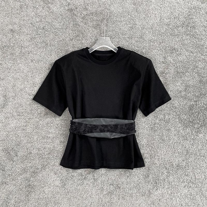 

Оформление: Дизайнерская футболка облегающего кроя с подплечниками и съемной талией - Черно-белая Small чёрный