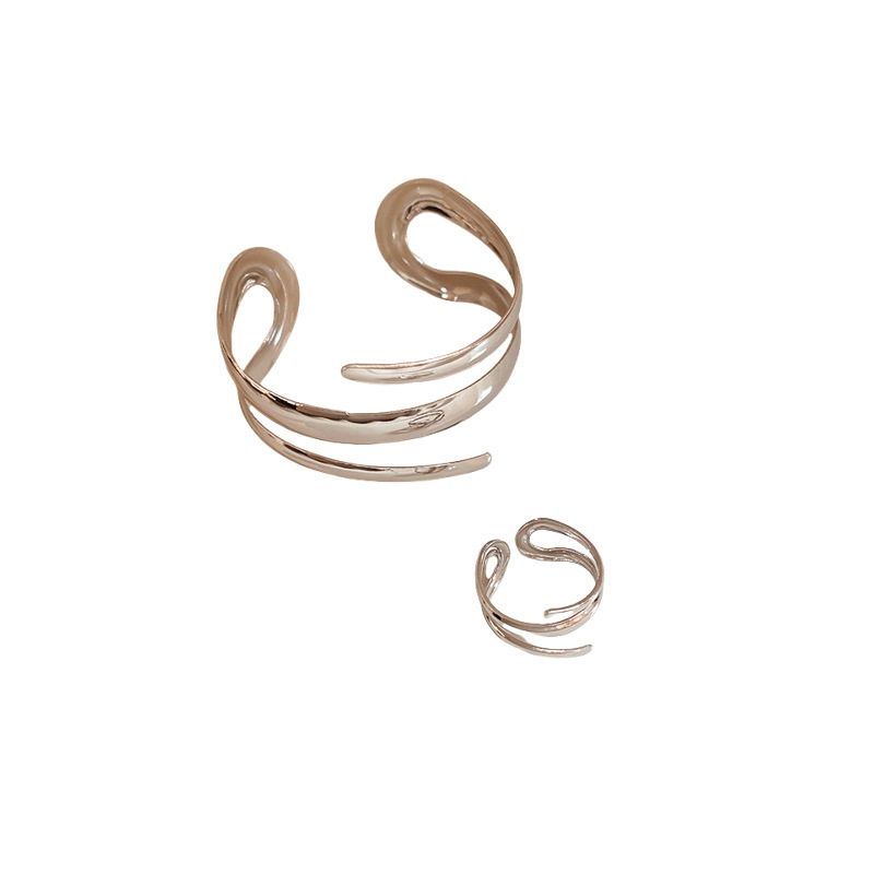 Wide Surface Line Hollow Open-End Ring Bracelet Graceful European and American High Profile Fashion Bracelet Armband Accessible Luxury Fancy Female