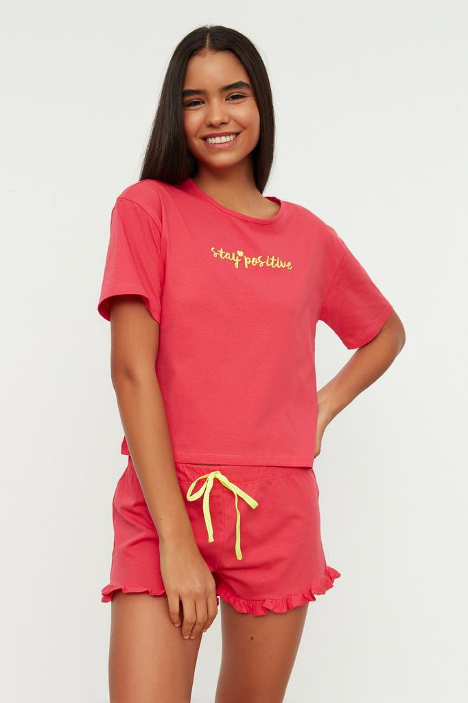 Conjunto de pijama feminino estilo homewear com renda rosa e babados detalhado