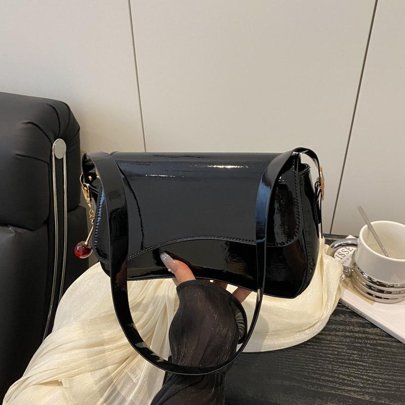 Summer new foreign style women's bag casual texture handbag niche foreign style simple solid color shoulder armpit bag