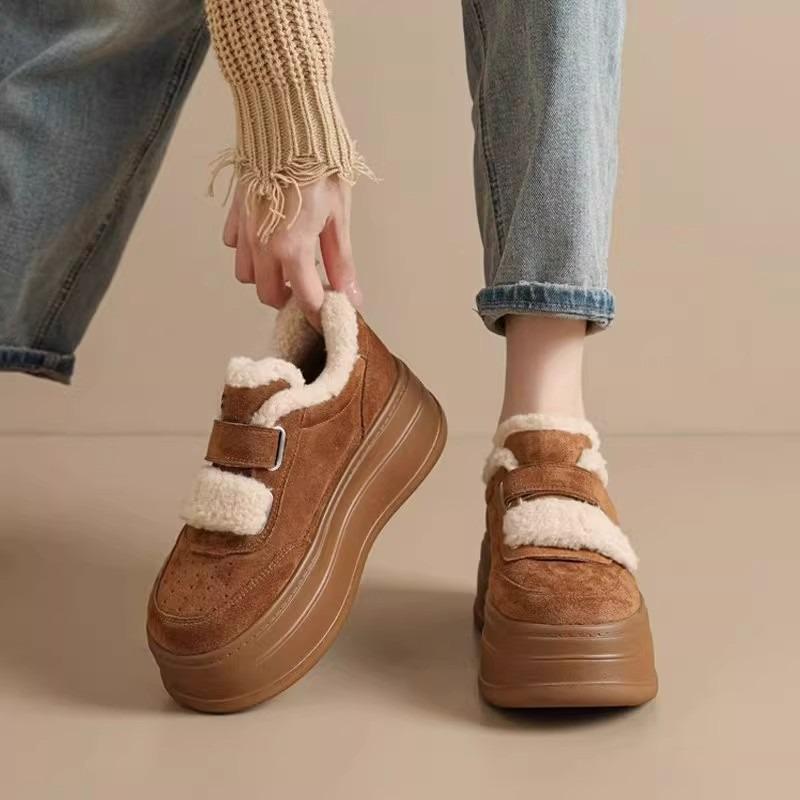 Leather thick heightened sole snow boots women's new warm cotton shoes in autumn and winter are not tired women's shoes velvet casual board shoes