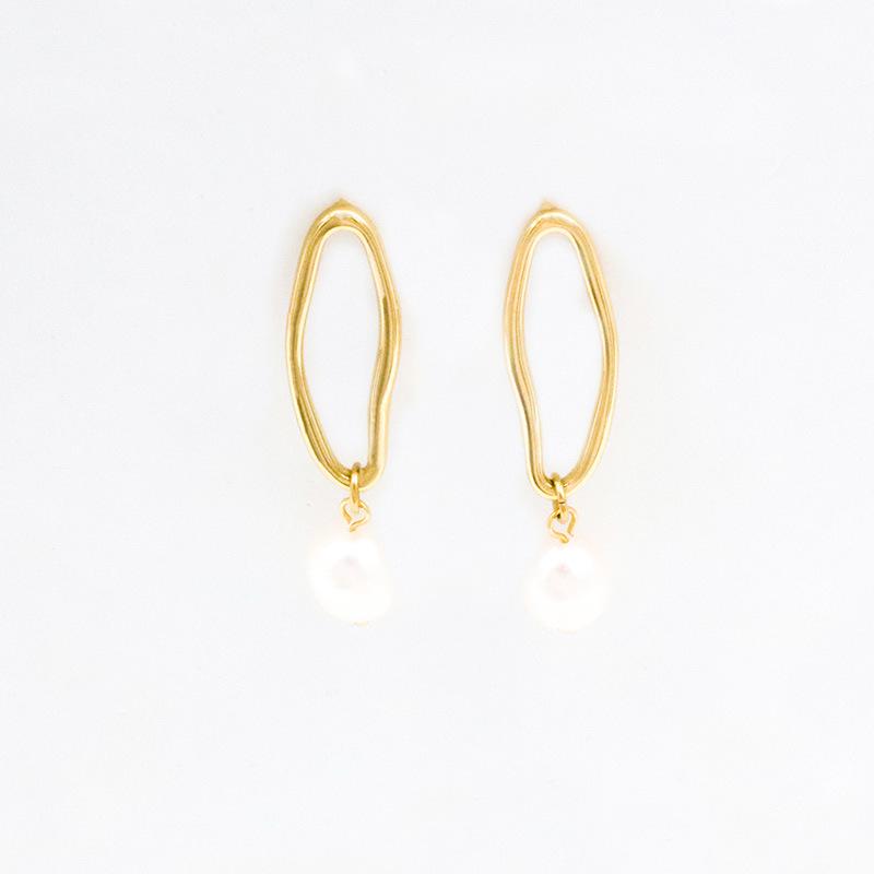 Fashion 18K Baroque Pearl Earrings Simple Geometric Titanium Steel Pearl Stud Earrings Women'S Premium Sense
