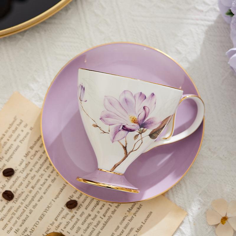 Tasses à café, assiettes et mugs en céramique en porcelaine tendre
