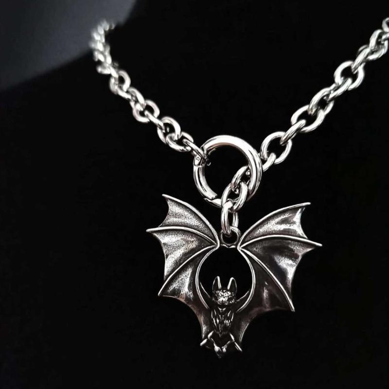 Gothic Bat Pendant Neckchain Open O Ring Chain Necklace Dark Alloy Neck Jewellery Piece For Bold Mysterious Style