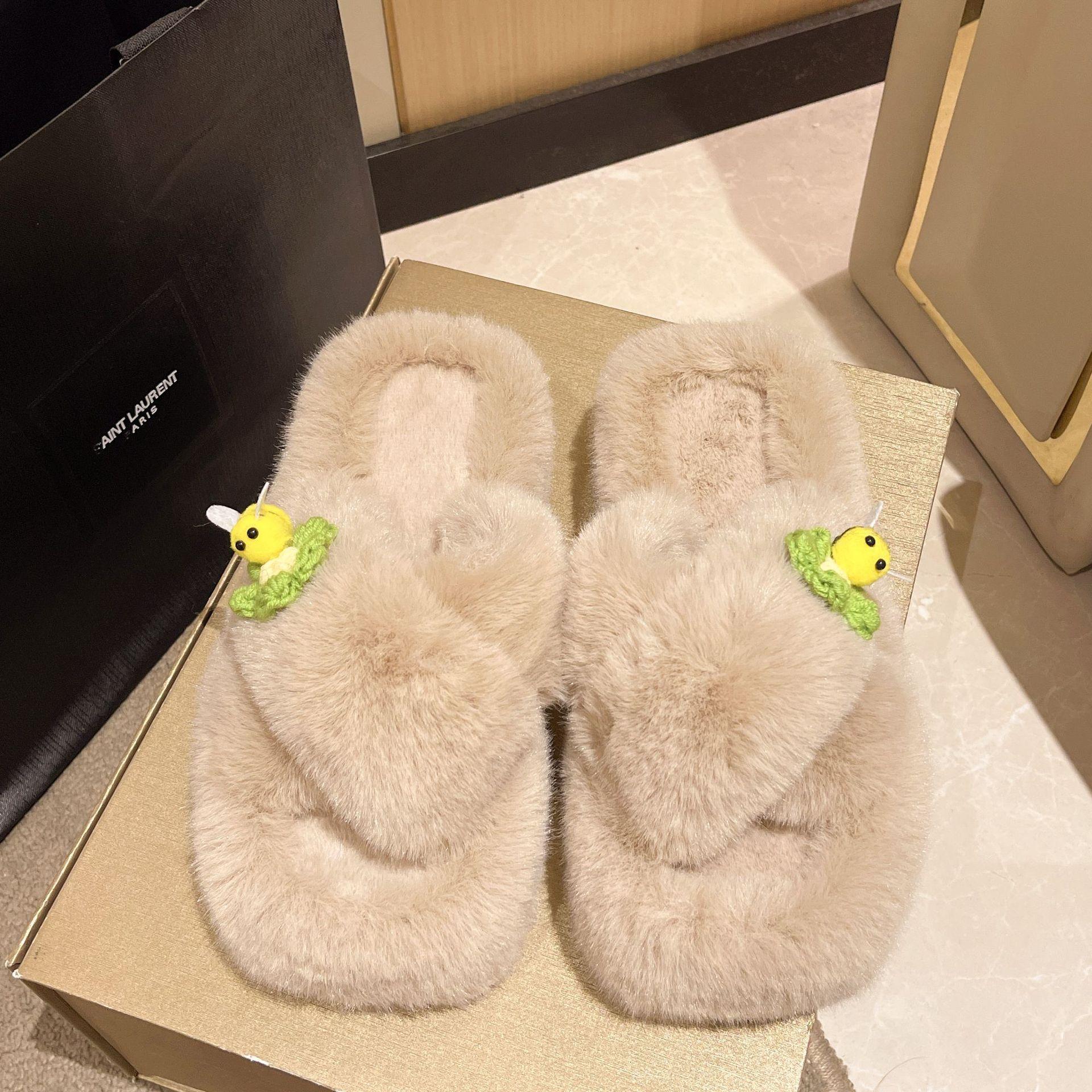 

Женские домашние повседневные пушистые тапочки Little Bee для дома, женские шлепанцы, пушистая обувь, перекрестные слайдеры, женские мягкие плюшевые тапочки 2024 38