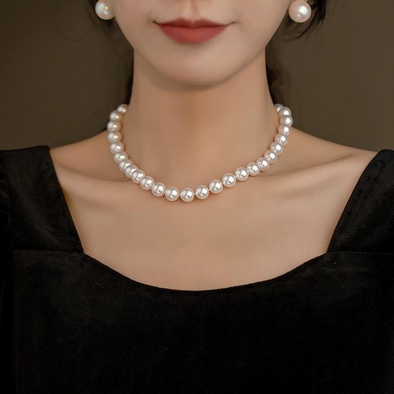 2023 Women's Light Luxury Pearl Clavicle Choker Necklace - Elegant Foreign Style