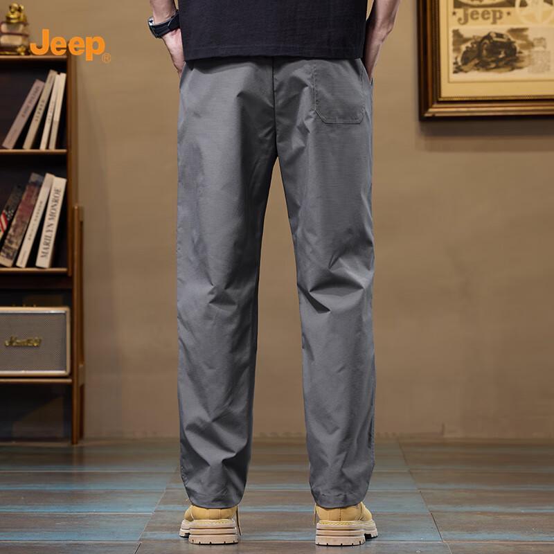 Jeep Men's Straight-Leg Loose Fit Cargo Pants
