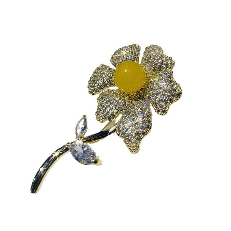 Dili Xue Luxury Zircon-Embellished Rose Brooch for Women