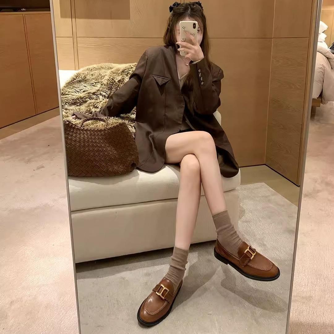 

Sheepskin Su Yinyin has the same retro small gold buckle, genuine leather thick sole to increase the height, lazy people pedal loafers with one foot, 34