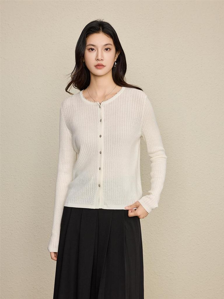 2026 Autumn Retro Cable Knit Wool Sweater with Beaded Diamond Buttons