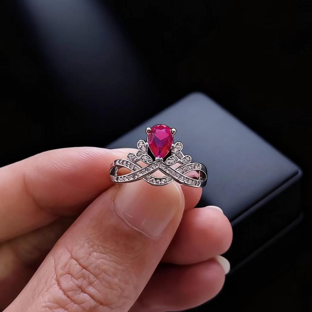 The Same Luxury Water Drop Pear-Shaped Crown Emerald Ring Colored Gemstone Ring Lady