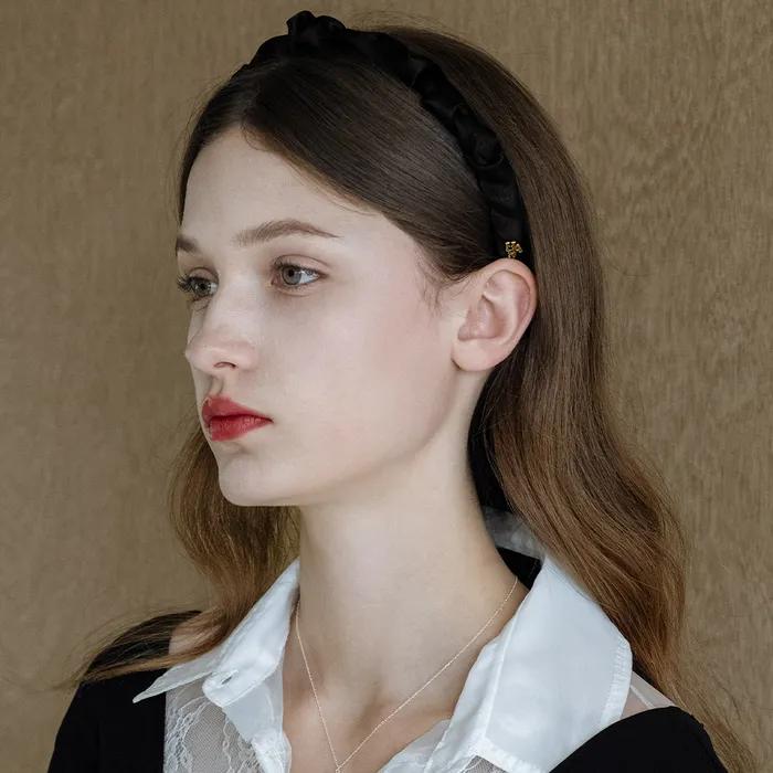 EN001 Shirring satin slim hairband (Ivory, Black)