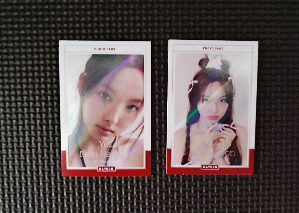 [USED] Yes, I am Nayeon Burgundy ver.