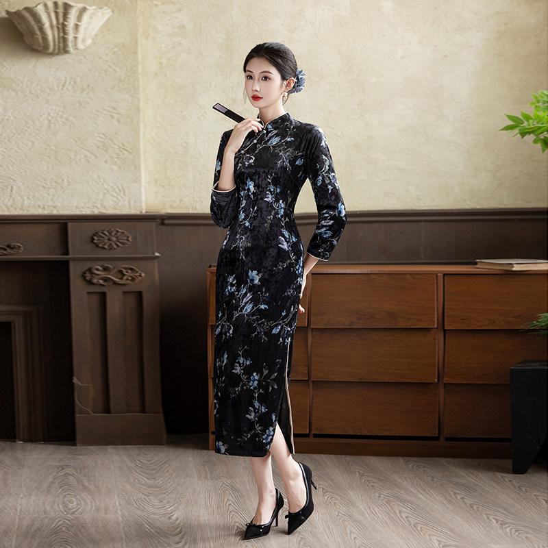 Black velvet new Chinese long-sleeved autumn cheongsam medium-sleeved improved young 1011 new women's high-end spring and autumn