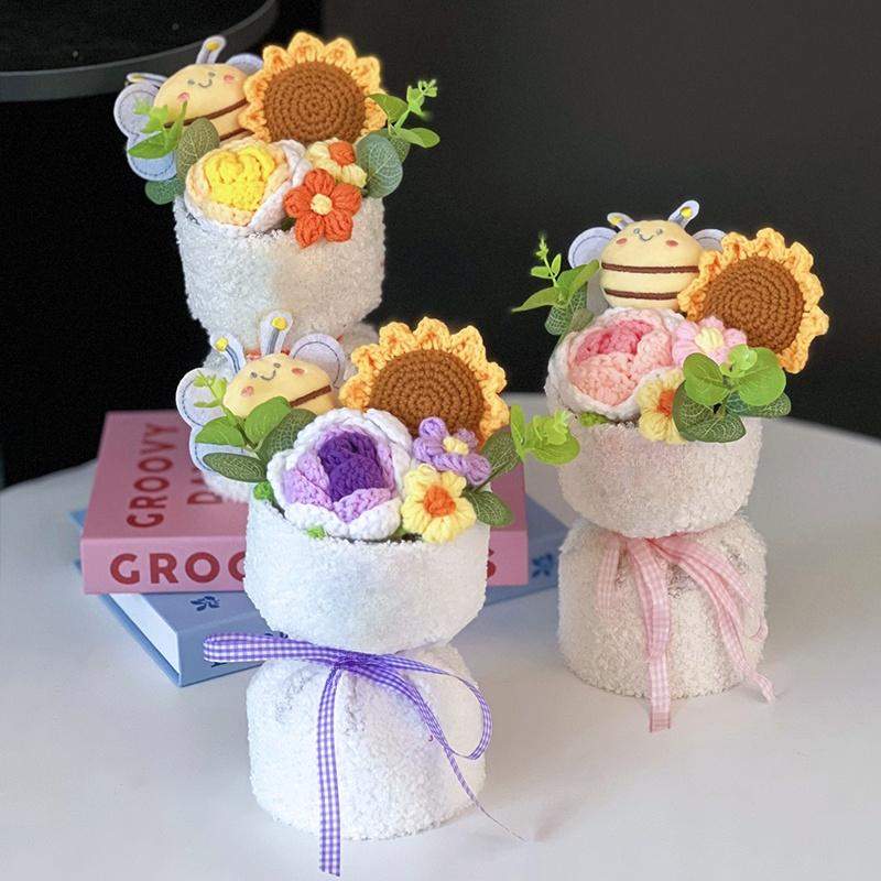 Sunflower Crochet Bouquet Artificial Crochet Sunflower DIY Handmade Woven Flowers Graduation Season Teachers' Mother Day Gifts