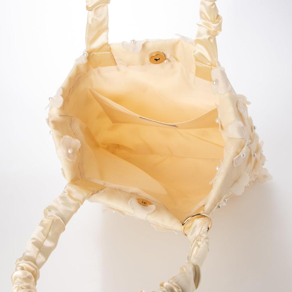 3D flower embroidered tote bag