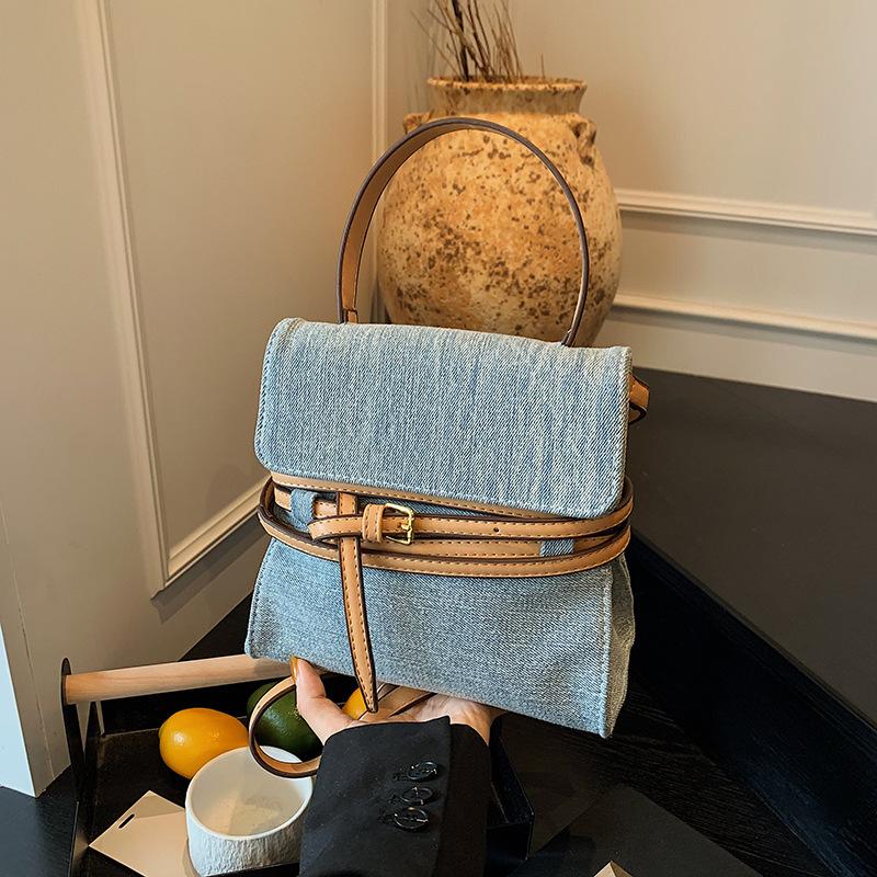 

Premium texture denim handbag women s new summer versatile niche shoulder messenger bag синий