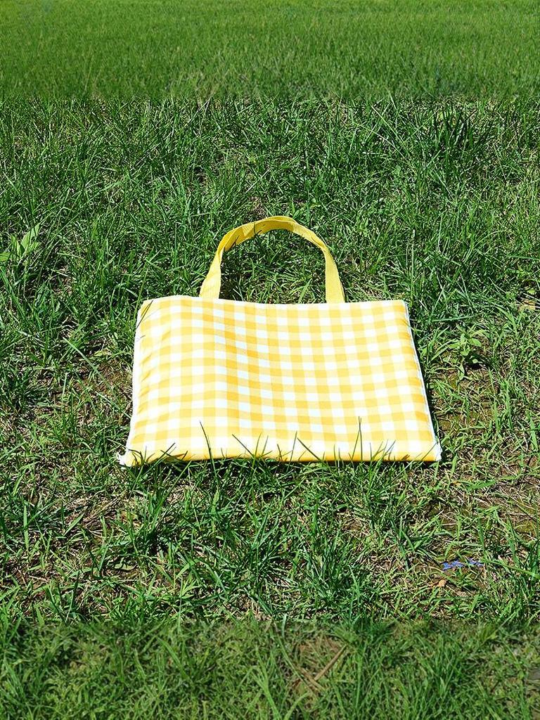 Premium Outdoor Plaid Picnic Mat - Portable, Foldable, Perfect for Spring Outings & Camping