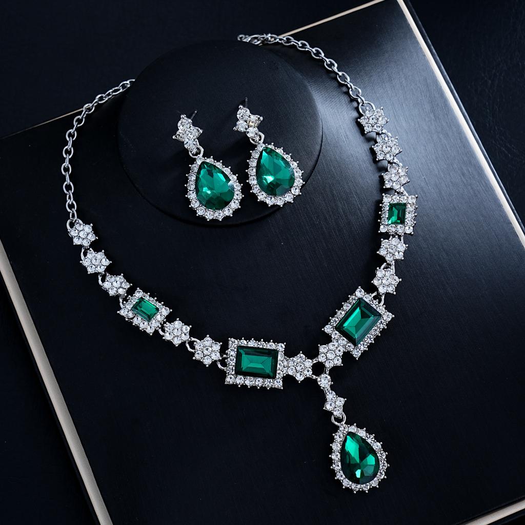 2026 European and American fashion temperament super flash gemstone necklace earring set female bridal jewelry personalized collarbone chain