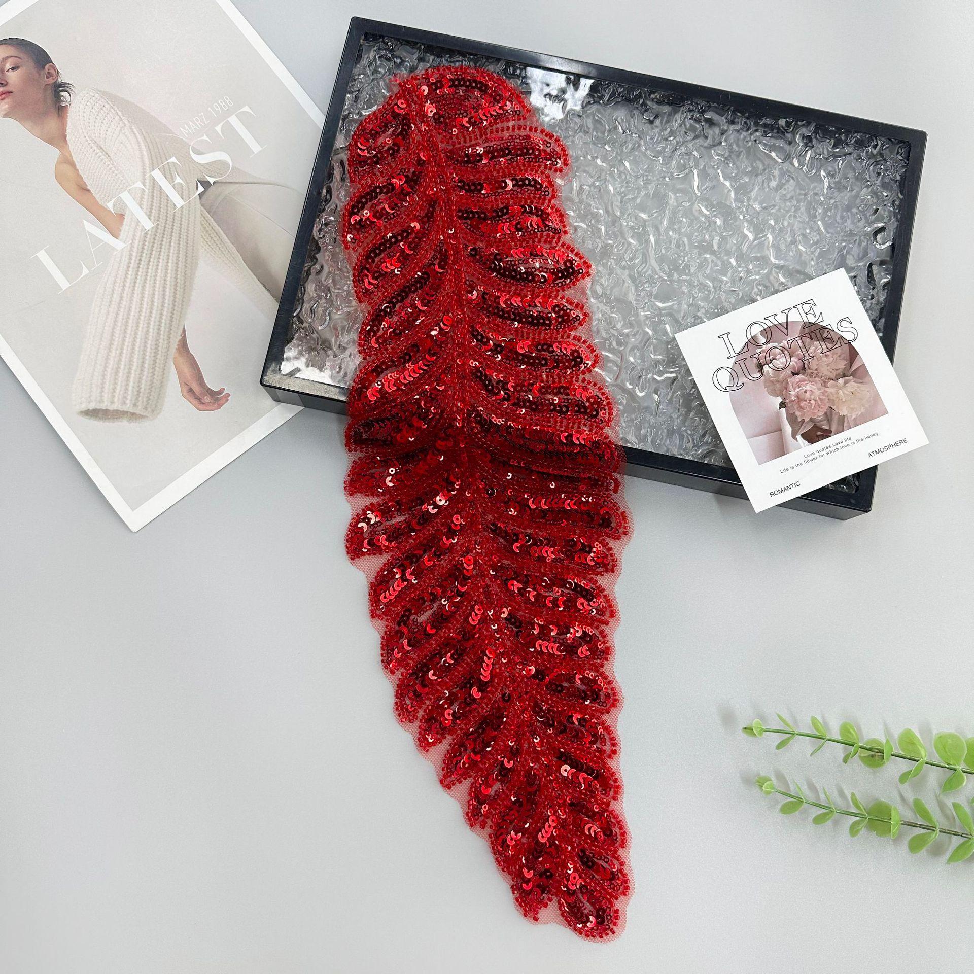 

Тяжелая промышленность Сетчатая пряжа Бисерная тканевая наклейка Лист Нашивка Декоративная одежда Платье Аксессуары для сценической одежды Тканевая наклейка на передний воротник H8112 Big Red