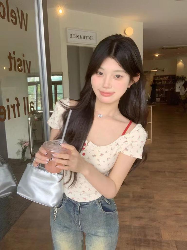 Pure Desire Fake Two Short-sleeved Women's T-shirt Summer Design Sense Niche Irregular Hem Sweet Floral Suspender Top Tide
