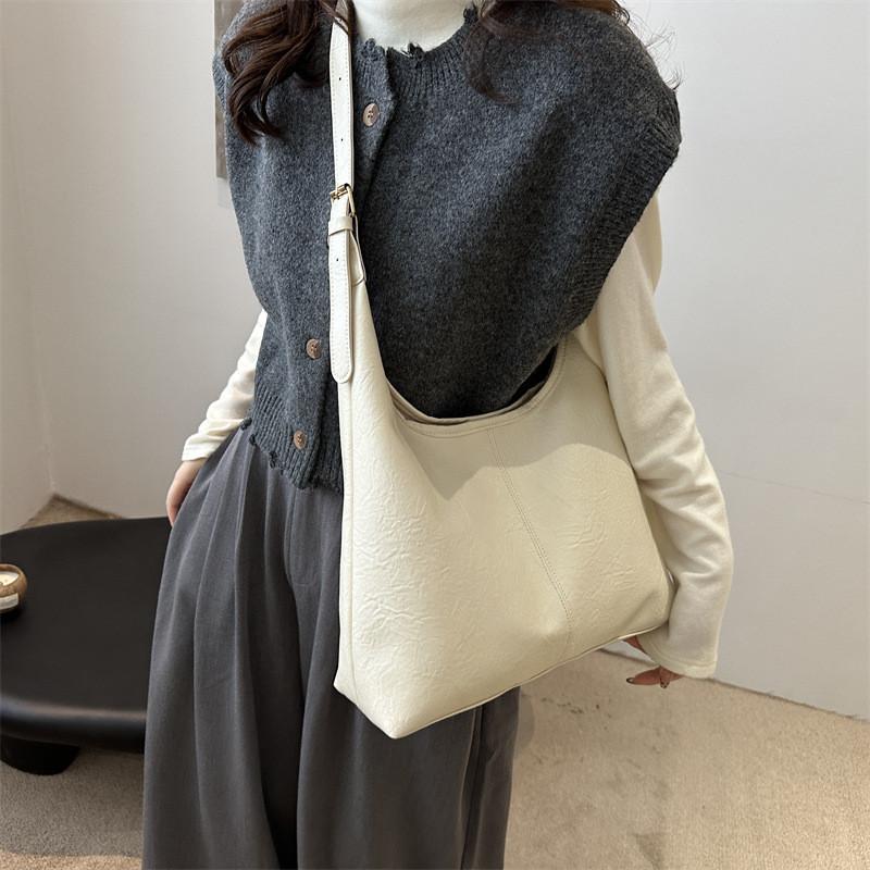 Large Capacity Commuter Retro Solid Color Tote Bag For Women With Stylish Design