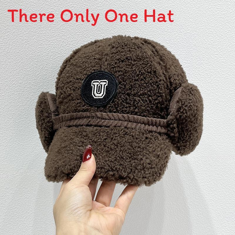 

Sheep Fur Baseball Cap For Women Winter Warmth Embroidered U Letter Style For Street Fashion коричневий