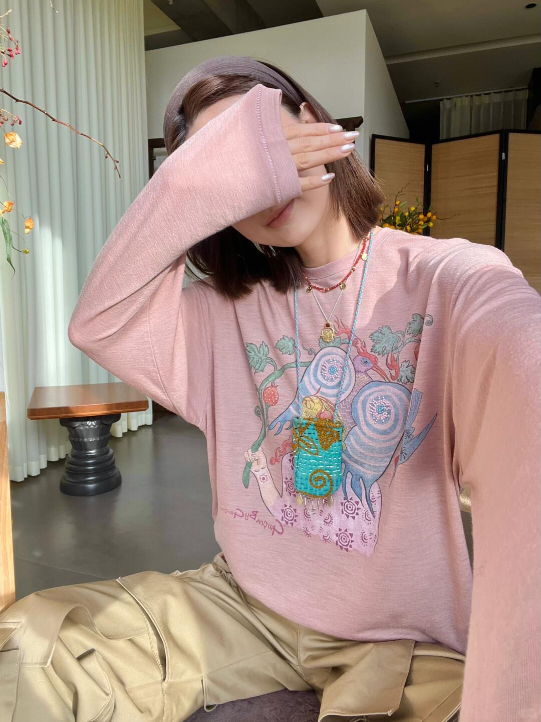 2025 Hand-Painted Graffiti Wool Blend Lightweight Long Sleeve Round Neck T-Shirt Large