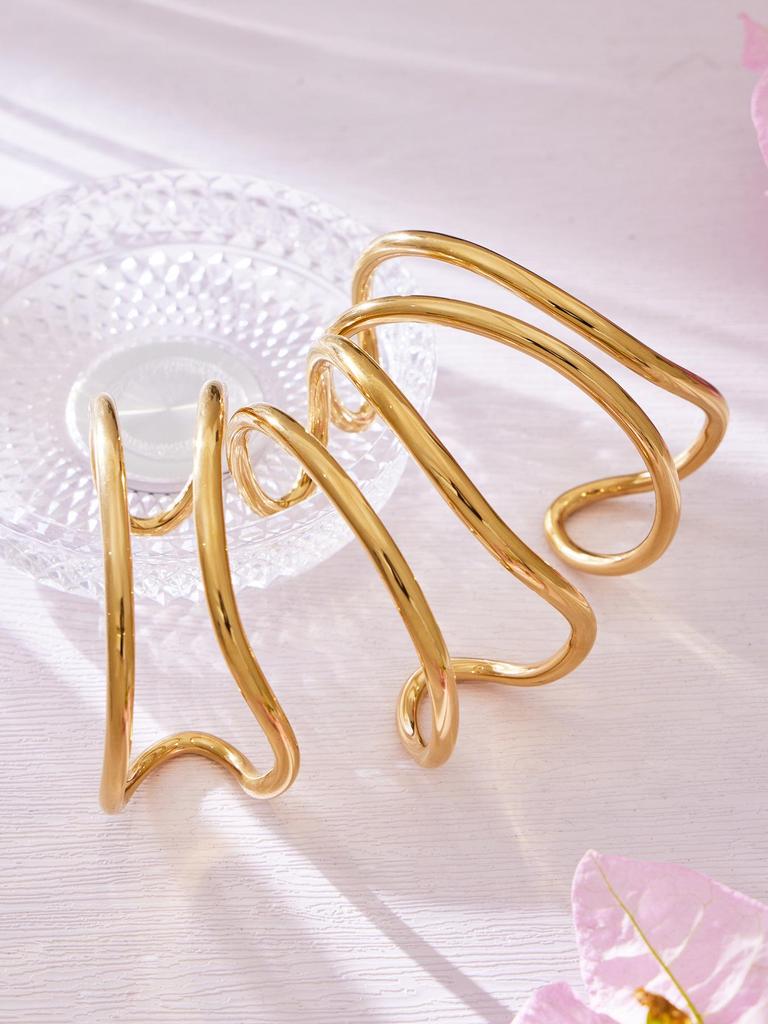 Korean Double Circle Arc Open Bracelet: Niche 18K Gold-Plated Stainless Steel Design