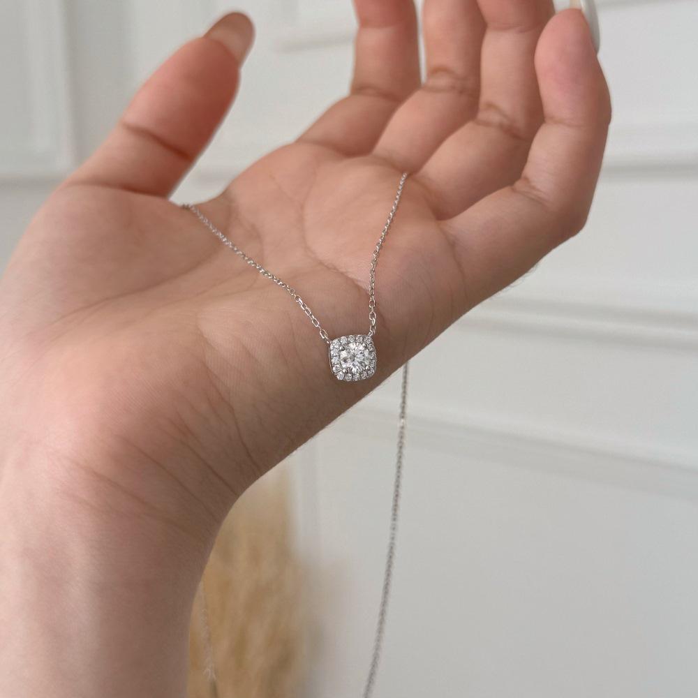 Mo Sang S925 Sterling Silver Necklace with 0.5 Carat D Color Diamond for Women - Elegant Wedding Clavicle Chain