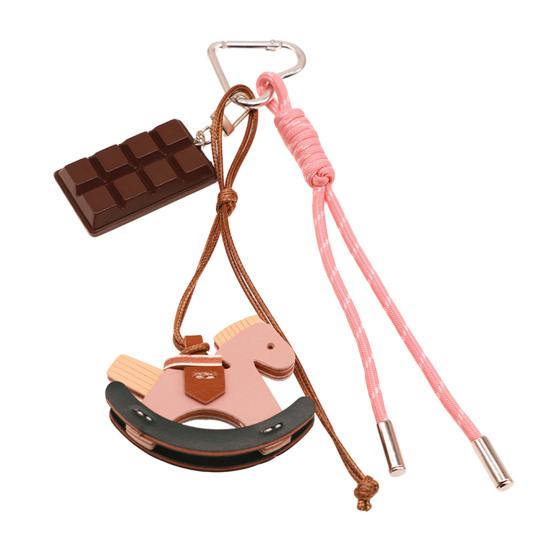 Nyckelring Hänge Hästform Flätat Rep Justerbar Längd Nyckelring med Imitationsläder Metallkrokar Dekorativ Presenttillbehör