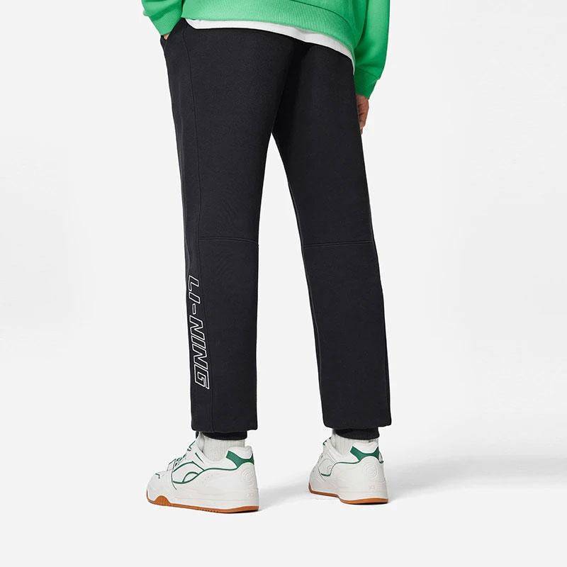 Li Ning Sports Lifestyle Series Letter Logo Printed Cuffed Elastic Waist Knitted Joggers Men Joggers Black AKLU019-2