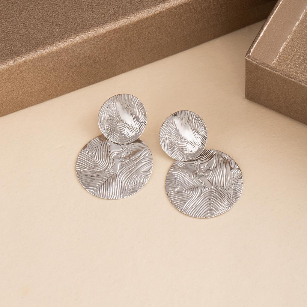 French High-End Round Metal Stud Earrings Personalized Retro Style Niche Earrings Design Light Luxury Design Earrings