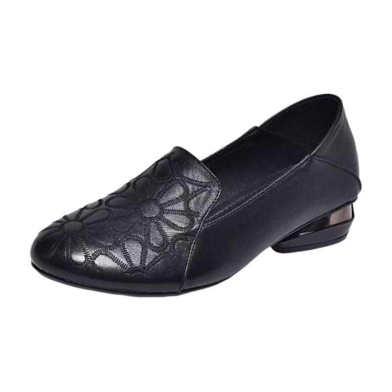 Soft leather women's single shoes spring and autumn new embroidered low-heeled small leather shoes 2025 new casual and comfortable one-pedal women's