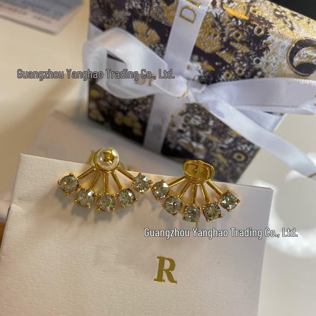 

Seiko D-House Жемчужные серьги-веера с бриллиантами для женщин